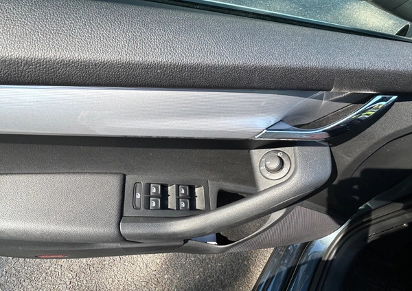 Skoda Octavia cena 44990 przebieg: 224000, rok produkcji 2016 z Koszalin małe 211